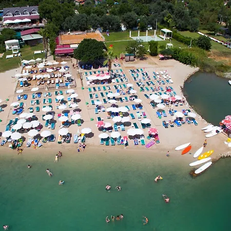 S3 Seahorse Club 3*