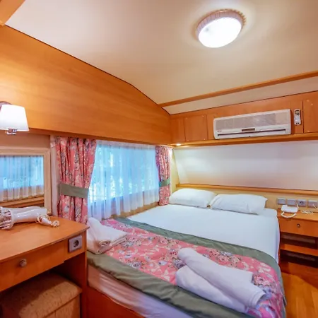 S3 Seahorse Club Hotel 3*